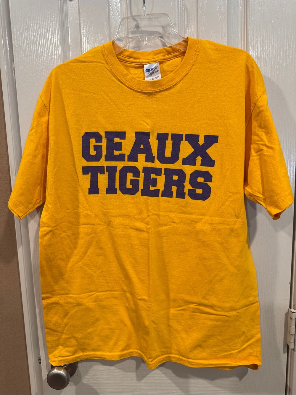 LSU “Geaux Tigers” Gold Yellow Graphic Tee Shirt. (Unisex) Sz Men’s Large
